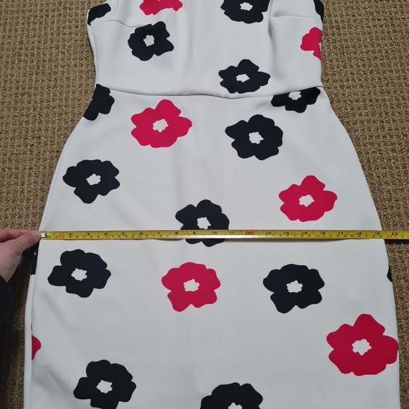 Bailey44 Pop Floral Print Neoprene Like Bendable Cap Sleeve Sheath Dress Size M - Picture 14 of 15